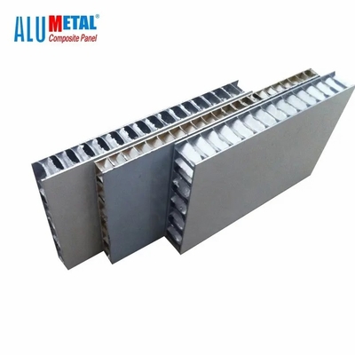 El panel de aluminio resistente a la corrosión 0,5 - 3.0m m del panal para el uso al aire libre
