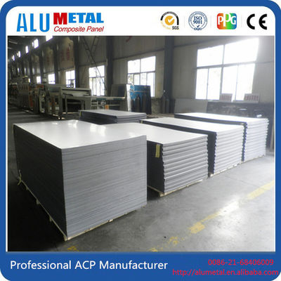 2m m PVDF cubrieron la placa compuesta de aluminio del revestimiento del casete de la plata 1220m m del panel del ACP