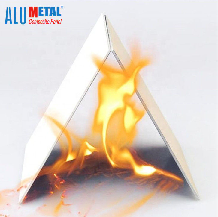 3m m que los paneles decorativos de aluminio perforados gruesos cubren anodizaron 1250m m AA3003 estático anti